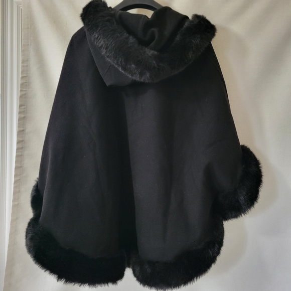 Very Lush Faux-Fur Hooded Shrug with Arm Holes - Picture 2 of 4